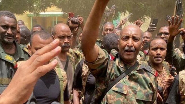 The Sudanese army is at risks of collapse.
