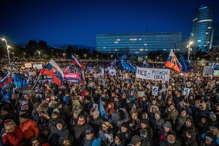 Slovak Government May Seek Kremlin Support to Suppress Protests