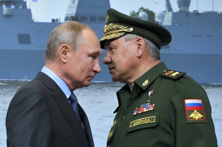Fortress Kremlin: Elite Fractures, Regime Security, and Coup Risk in Russia